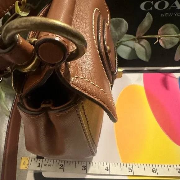 Coach Willis Brown Leather Women's crossbody with the legacy lining…. - Picture 9 of 10